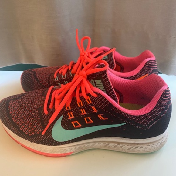 Nike Women's Sneakers - Zoom Structure 18 - Picture 1 of 2